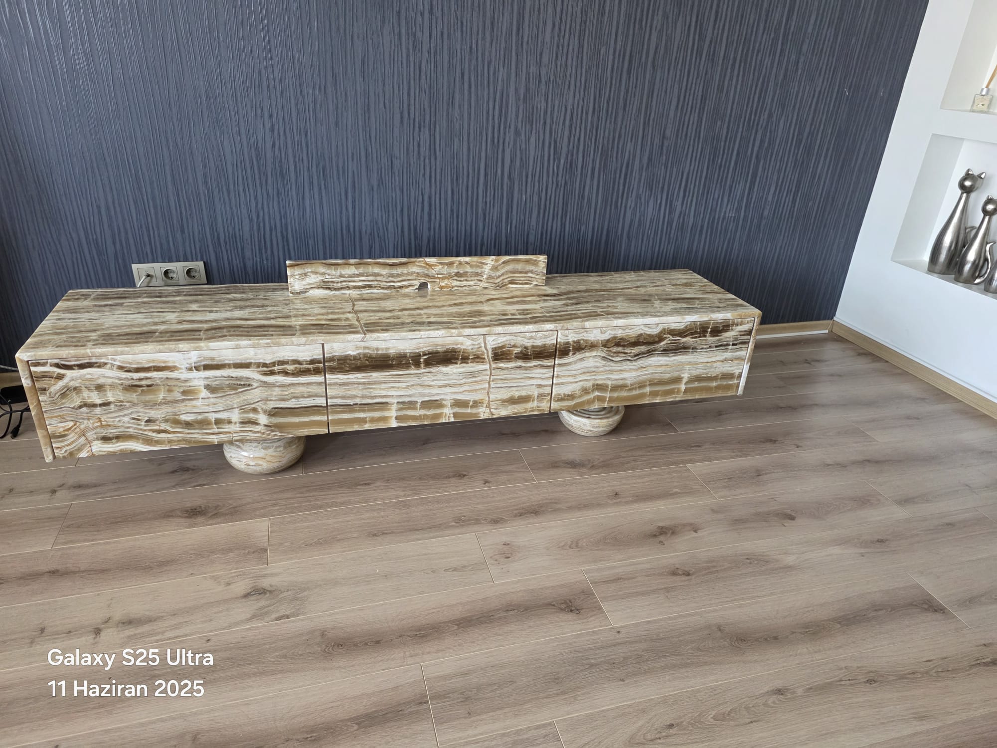 alyus-onyx-prime-porselen-tv-unitesi-amp-koleksiyon-parcasi